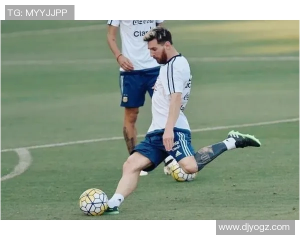 足球明星小腿纹身图案解析展现个性与热爱运动的完美结合