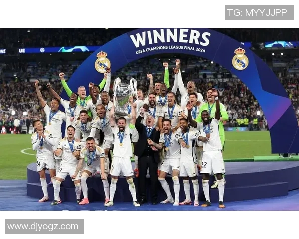 德国退役足球明星的辉煌历程与影响力探讨 德国退役足球明星的辉煌历程与影响力探讨