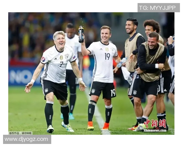 足球明星们的友谊赛场上演另类互动掏鸟趣事引发热议 足球明星们的友谊赛场上演另类互动掏鸟趣事引发热议